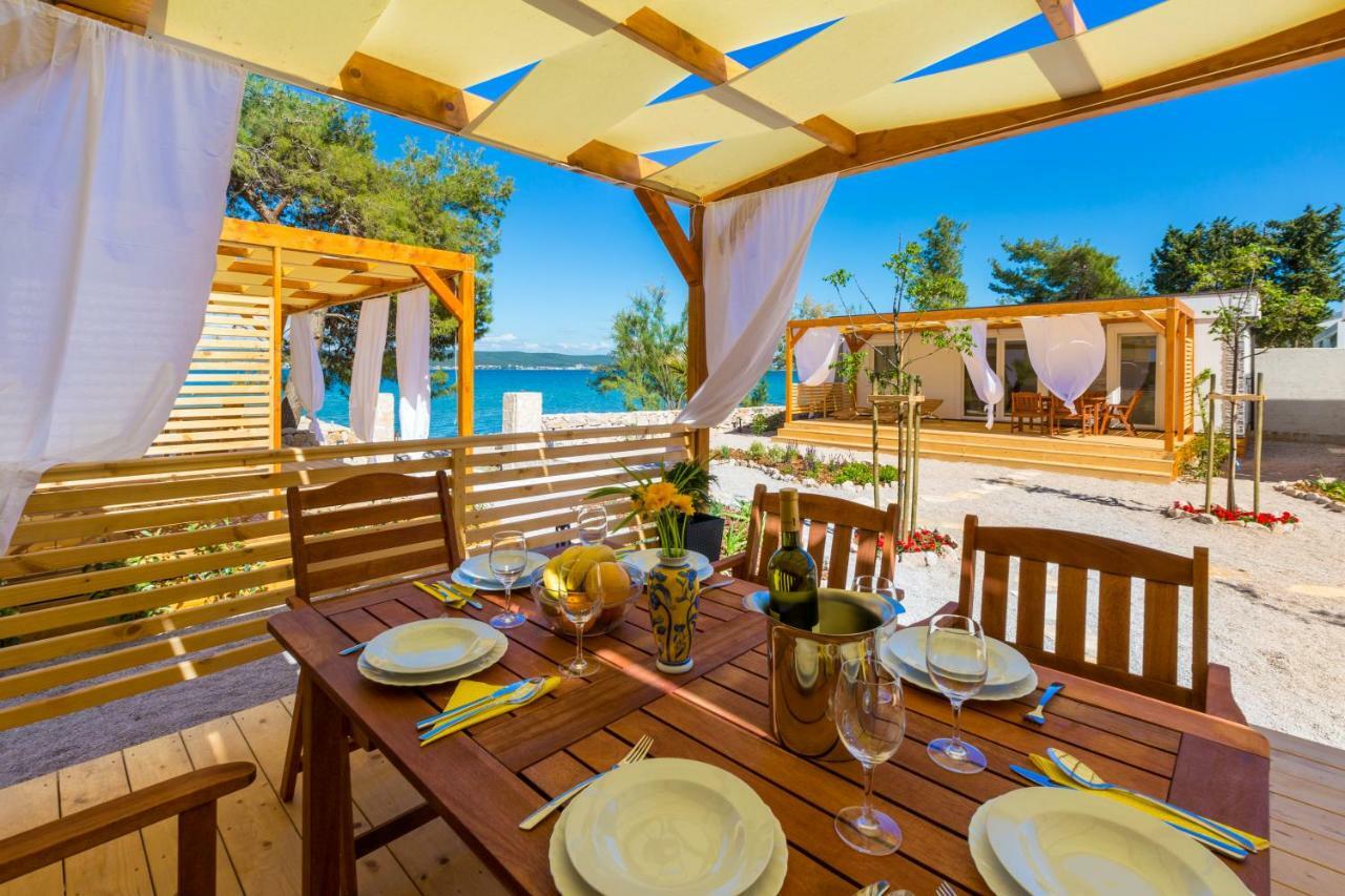 Mobile Homes Pine Tree Dobropoljana ภายนอก รูปภาพ