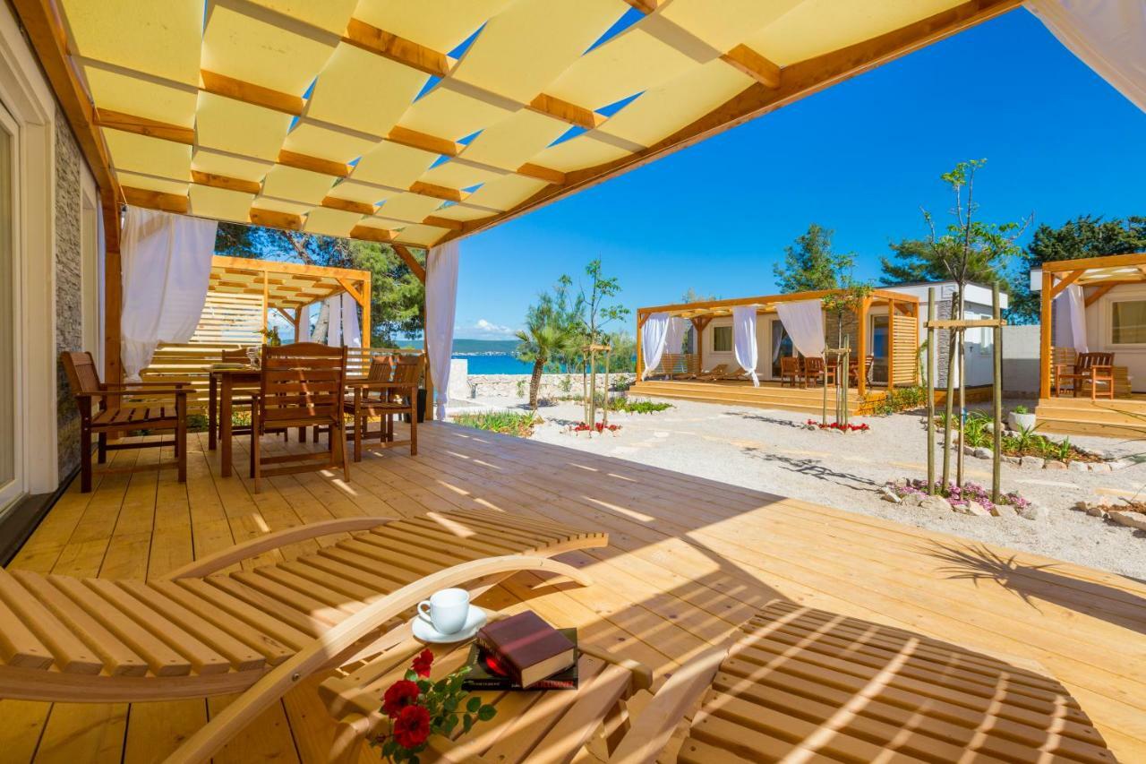 Mobile Homes Pine Tree Dobropoljana ภายนอก รูปภาพ